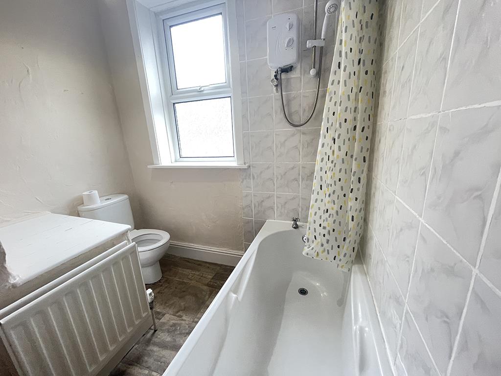 3 bedroom end terrace house SSTC in Barnoldswick - Bathroom